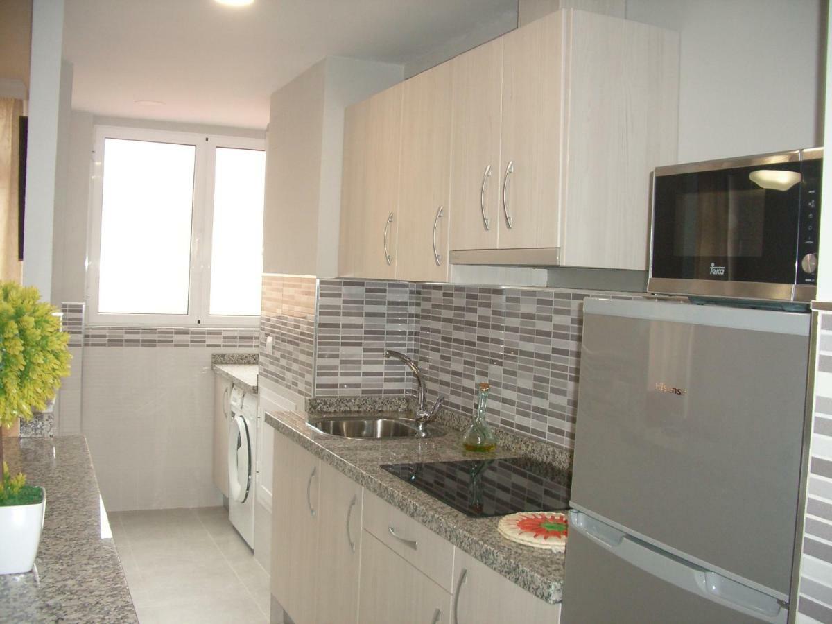 Paseo Maritimo De Poniente Apartment Malaga Luaran gambar